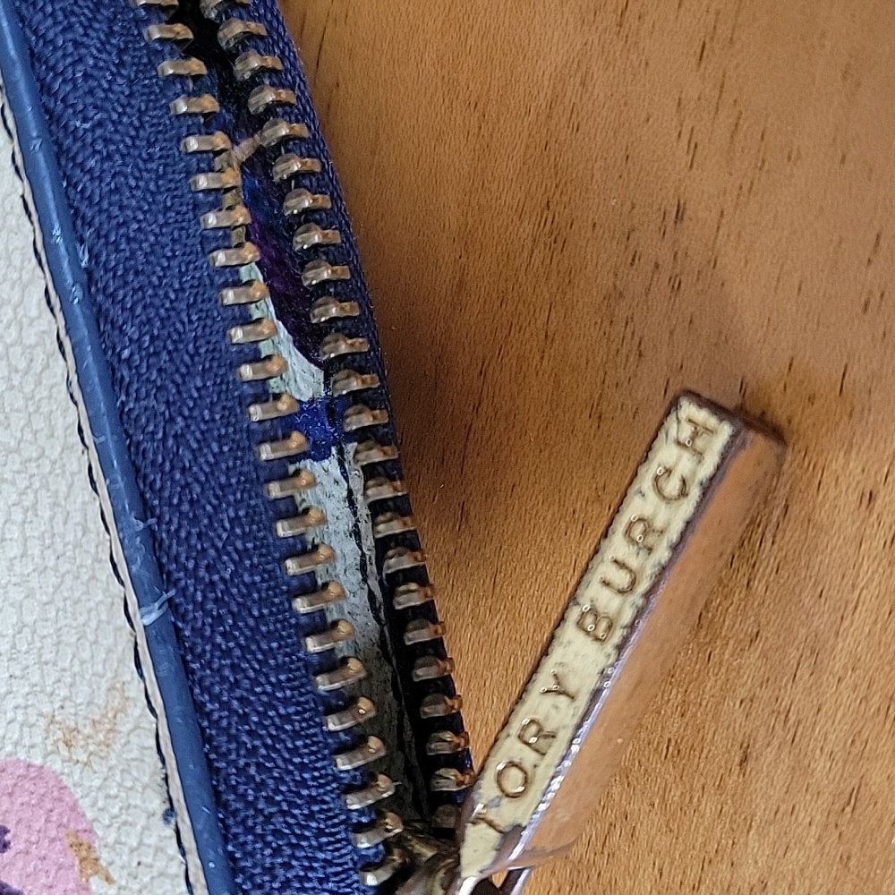 Tory Burch Wallet - Picture 3 of 5
